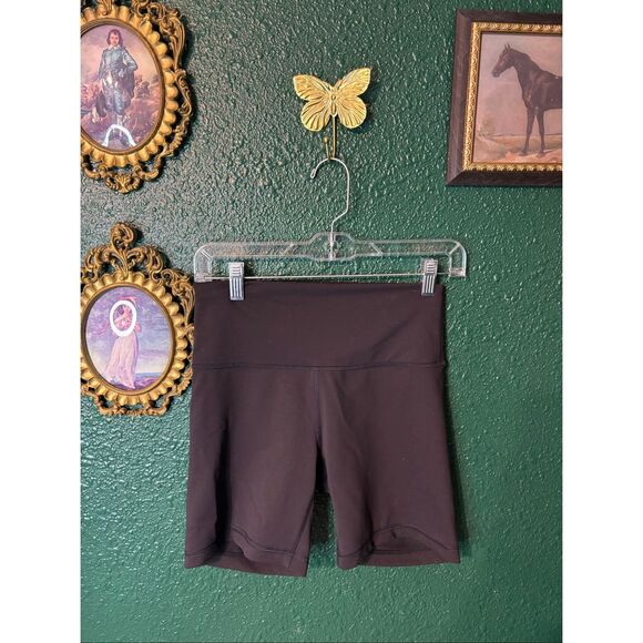 Lululemon Wunder Train Biker Shorts Size 8 - Picture 1 of 3